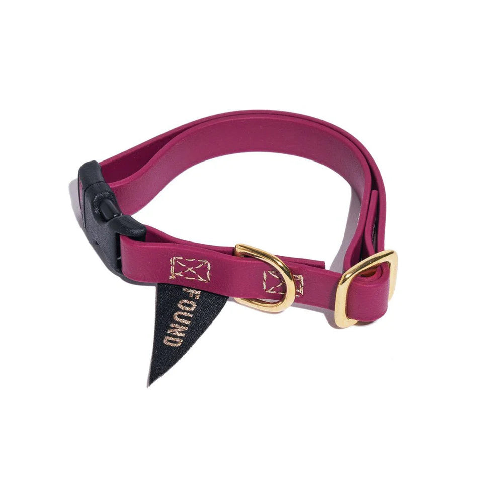 FMA water resistant collar berry